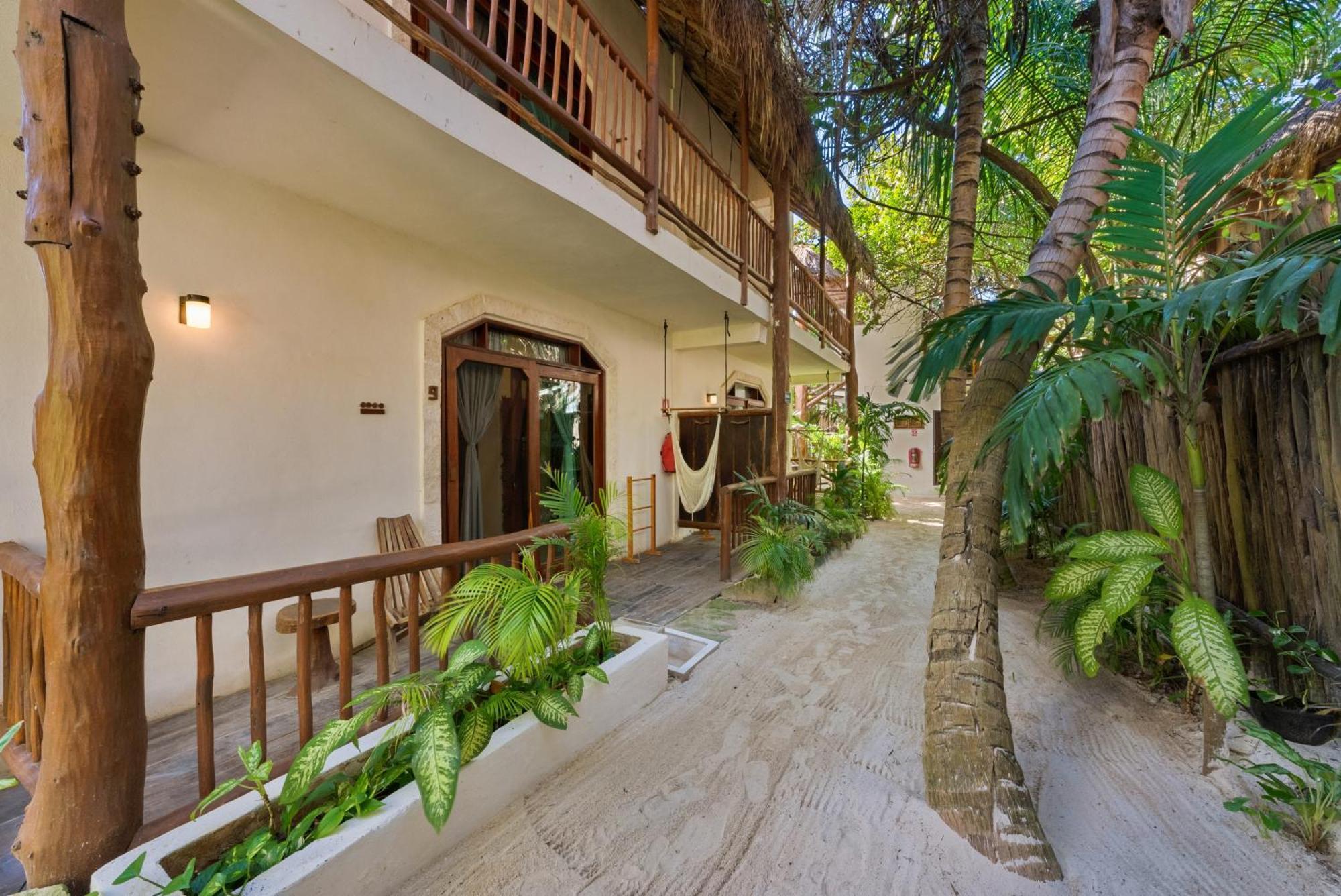 Playa Canek Beachfront Eco Hotel Тулум Экстерьер фото