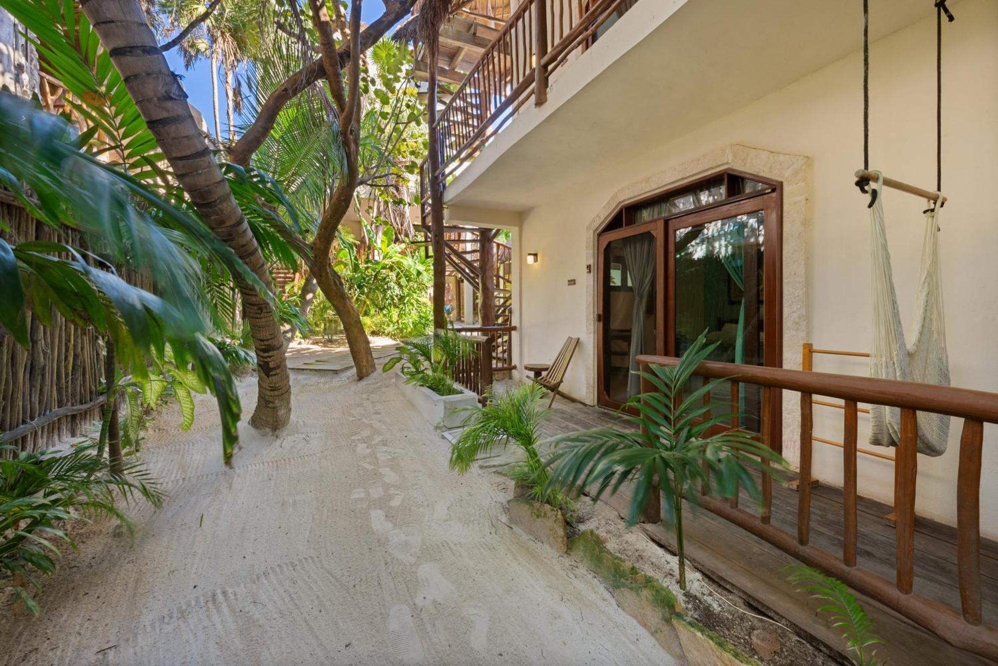 Playa Canek Beachfront Eco Hotel Тулум Экстерьер фото